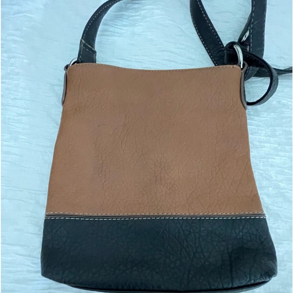 Nine West purse/crossbody/shoulder bag. - Picture 2 of 4